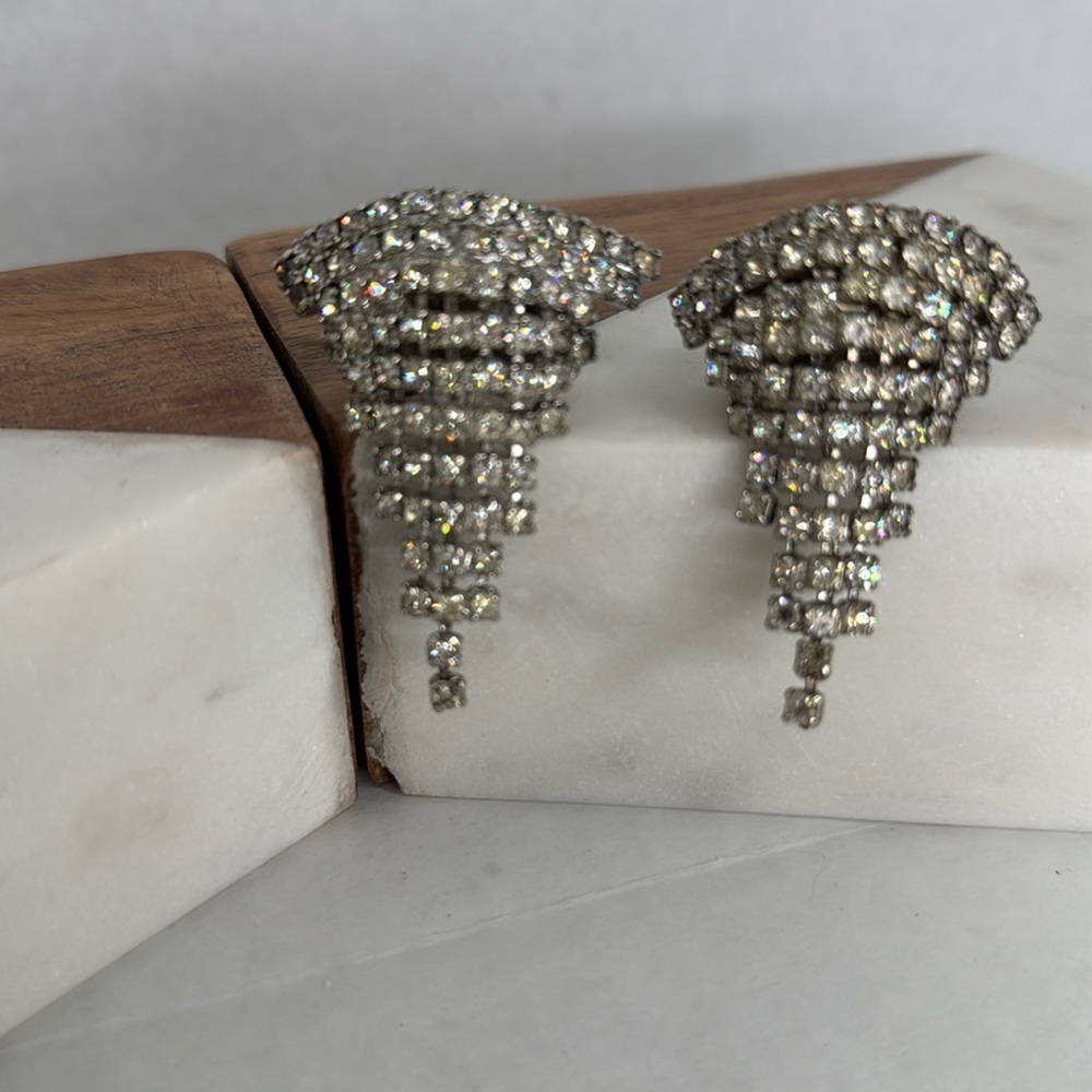 PAIR~Vintage MUSI Aurora Borealis Silver Rhinestone Dangle Shoe Clips lot M21